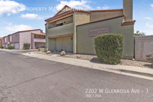 Building Photo - 2202 W Glenrosa Ave