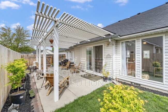 Building Photo - 10563 W Stonecrop Dr