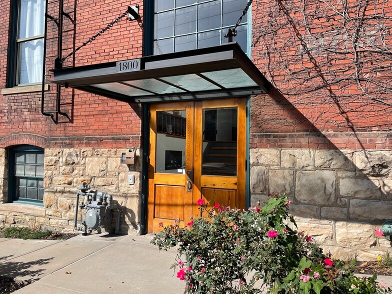 Building Photo - 1800 Central St