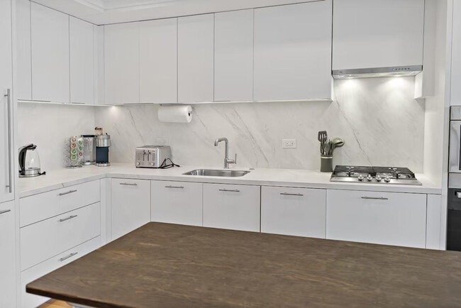 Building Photo - 635 S St NW