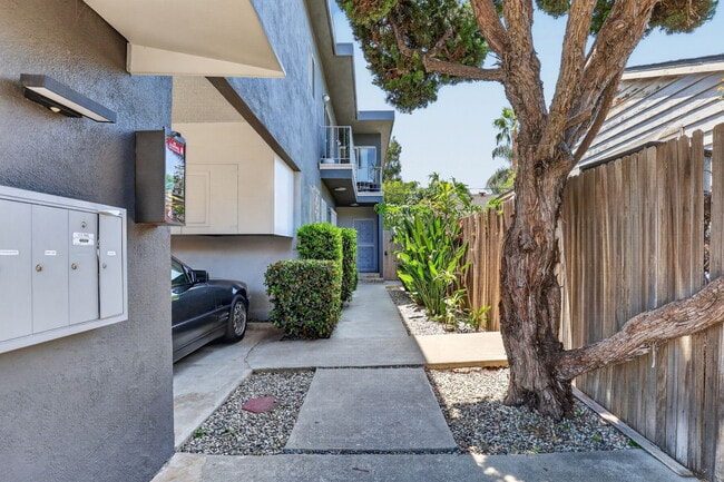 3733 Military Exterior - 3733 Military Ave