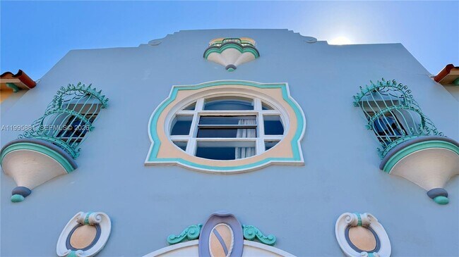 Building Photo - 736 13th St