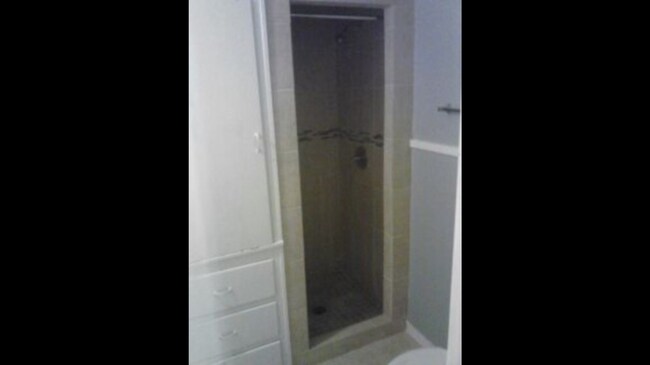 Building Photo - Pre Leasing for fall 2026!