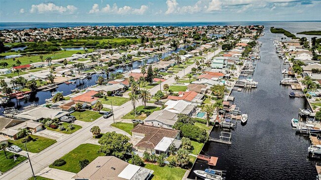 Building Photo - 4149 Floramar Terrace