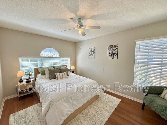 Building Photo - 11113 Avery Oaks Dr