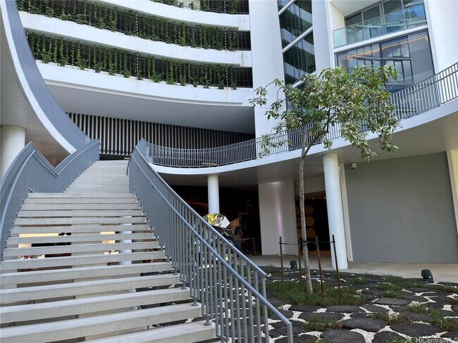 Building Photo - 1000 Auahi St