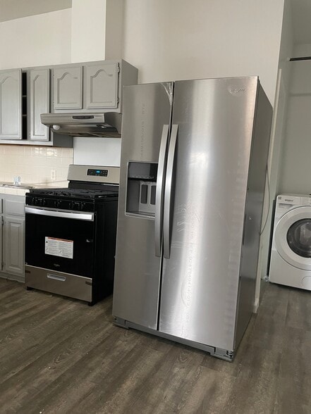 Building Photo - 1635 E Washington Blvd