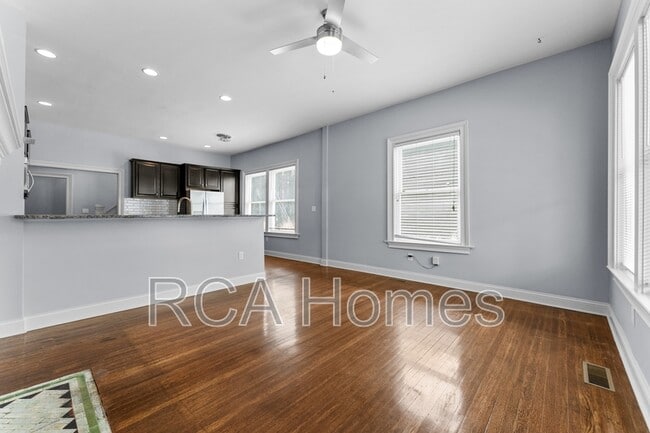 Building Photo - 613 E New York St