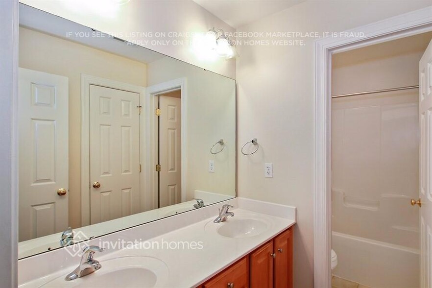 Building Photo - 15621 Aberfeld Rd