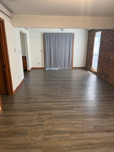 Building Photo - 318 E Forest St