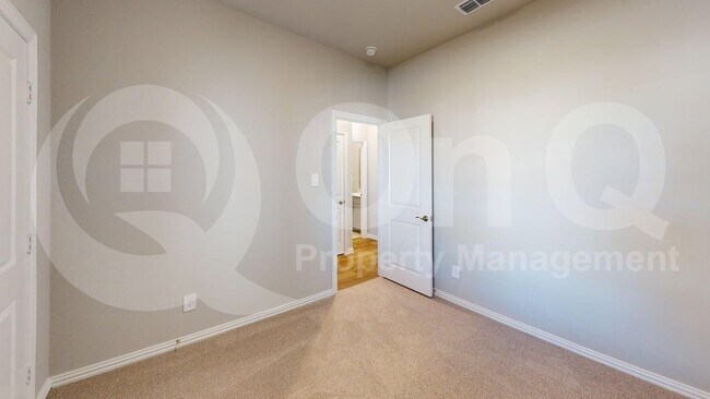 Building Photo - 505 Blanton St