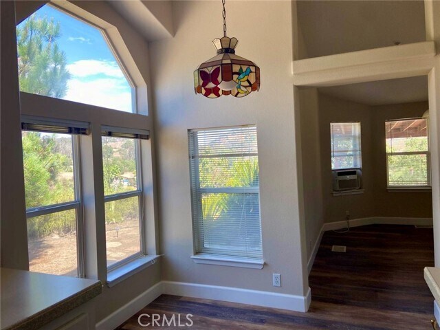 Building Photo - 2445 Helen Rd