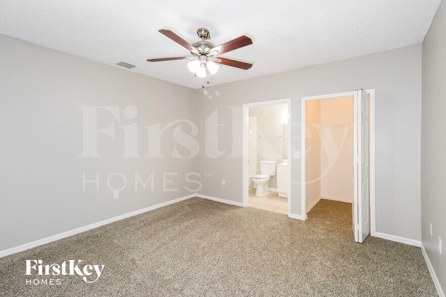 Building Photo - 1164 Schumann Dr