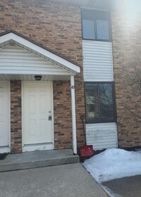 Building Photo - 305 Riley St