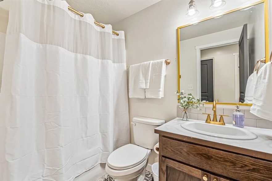 Building Photo - 103 N Voyage Ave