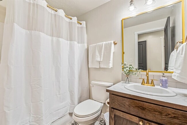 Building Photo - 103 N Voyage Ave