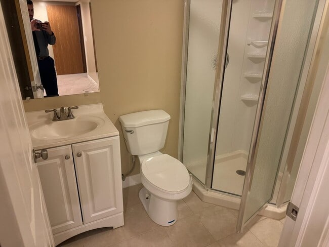 Building Photo - 5685 Barney Ln