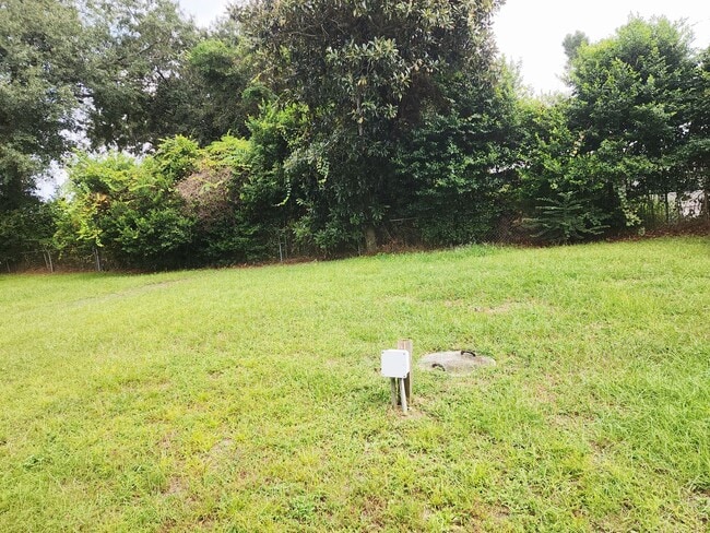 Building Photo - N Kerr Avenue - Duplex home - Move In Read...