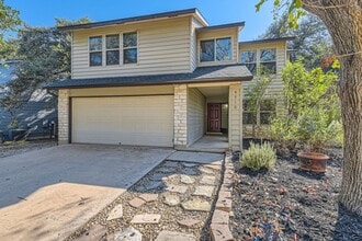 Building Photo - 4910 Pelham Dr