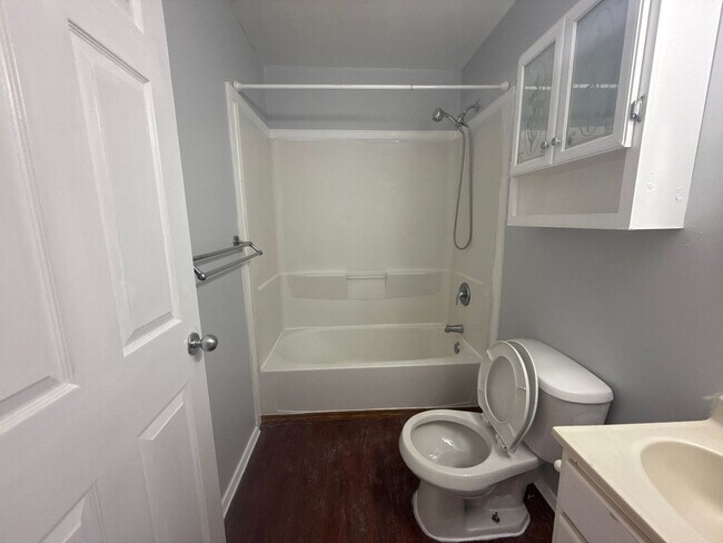 Building Photo - Beautiful Two-Bedroom House In Dundalk