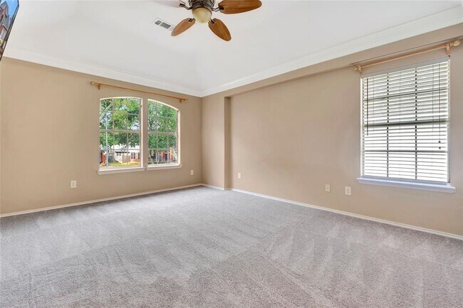 Building Photo - 4323 Ringrose Dr