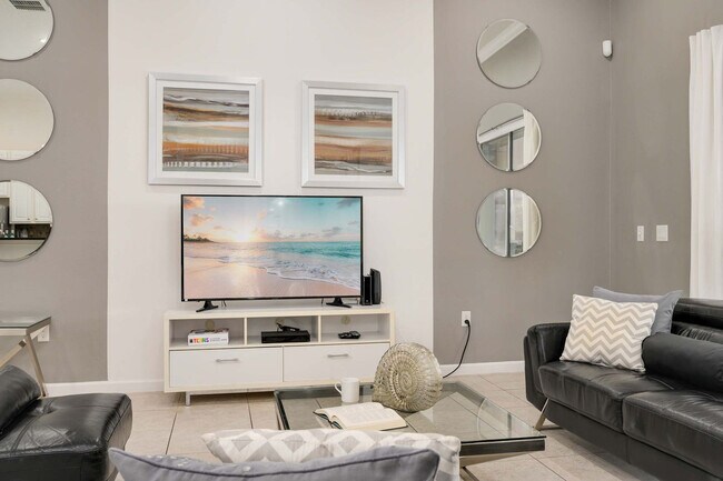 Primary Photo - 4140 Oak Tree Dr