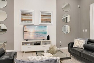 Building Photo - 4140 Oak Tree Dr