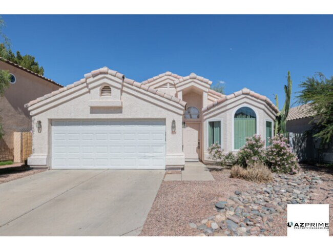 Building Photo - Beautiful 3/2 Gilbert House with Vaulted C...
