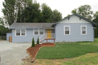 Building Photo - 3 Bedroom House in Mount Vernon