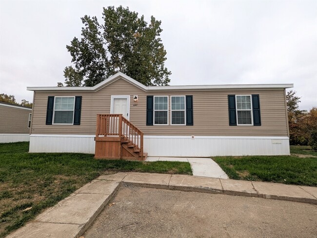 Building Photo - 647 Oregon St