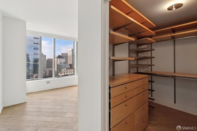 Building Photo - 201 Folsom St