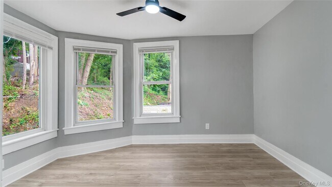 Building Photo - 22 B Town Path