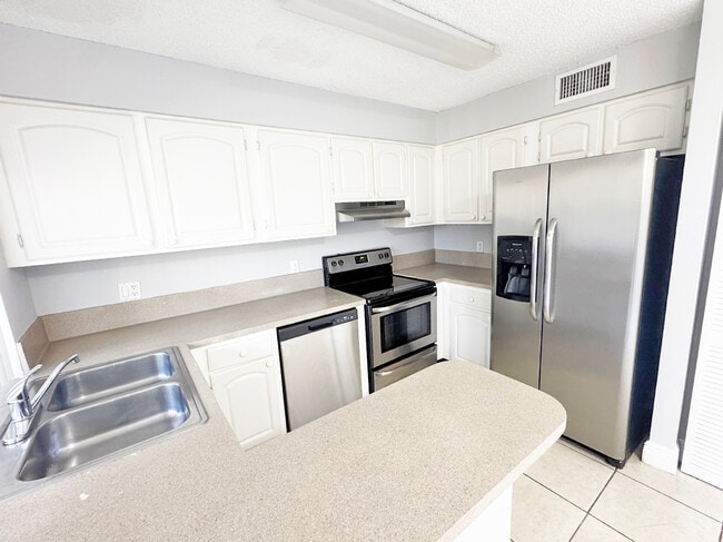Building Photo - 4411 Treehouse Ln