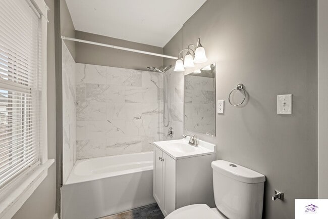 Building Photo - WELCOME HOME!