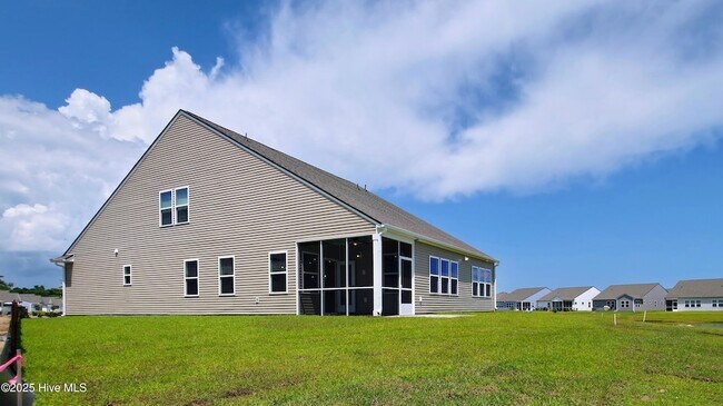 Building Photo - 344 Eagle Claw Dr