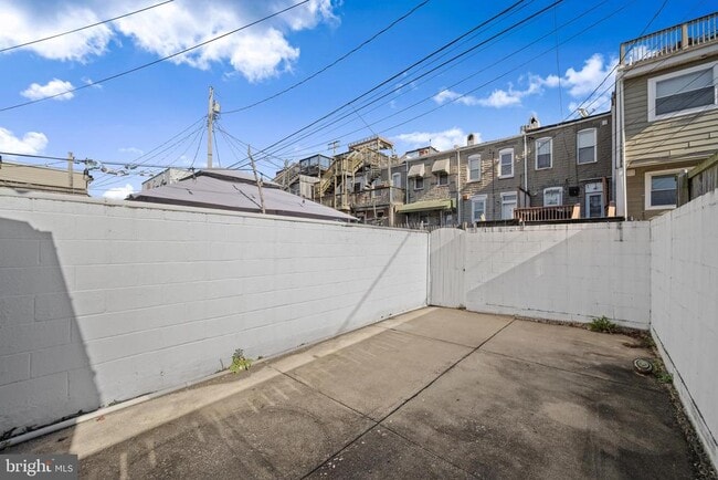 Building Photo - 517 S Ellwood Ave