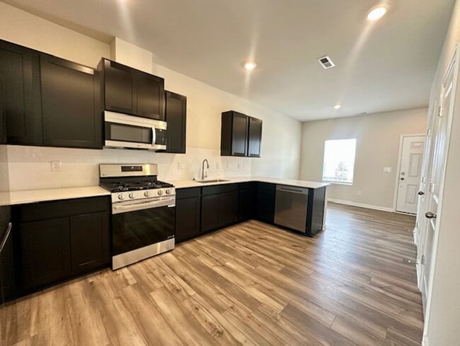 Building Photo - Brand New 2 Bed, 2.5 Bath Townhome in Atwo...