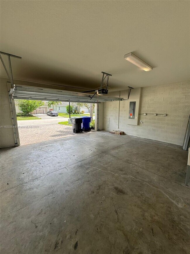 Building Photo - 4255 Large Leaf Ln