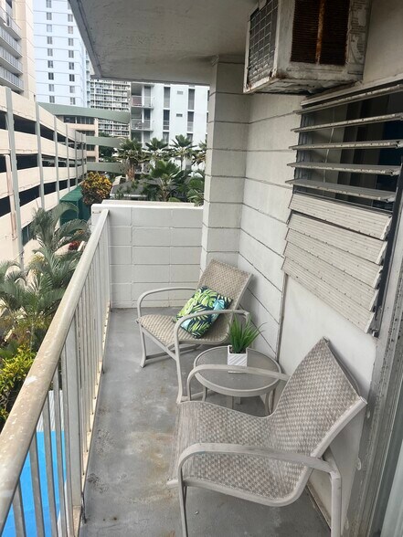 Building Photo - 441 Lewers St