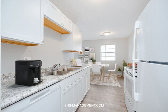 Interior Photo - Savannah Heights Apartments