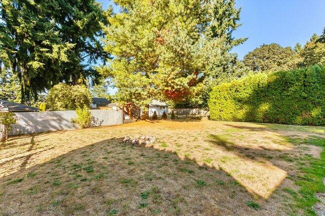 Building Photo - 2bd 2ba luxury duplex