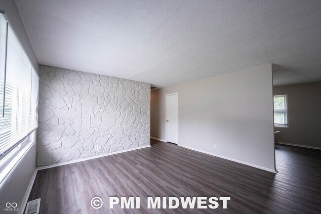 Building Photo - 4939 Katherine Dr