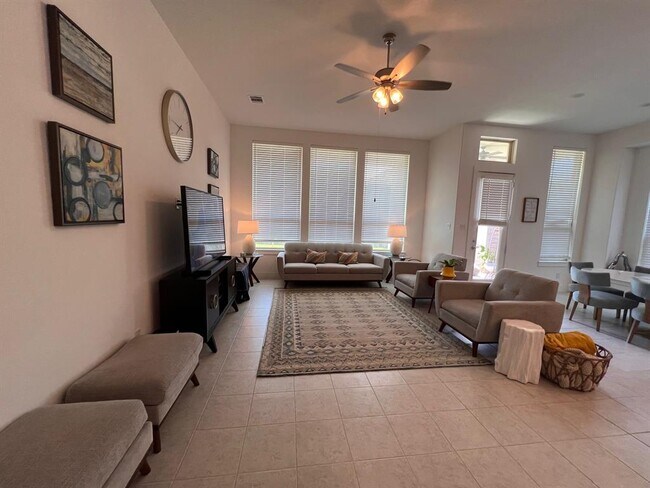 Building Photo - 6145 Teodoro Bend