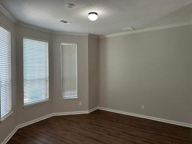 Building Photo - 5281 Jon Oak Dr