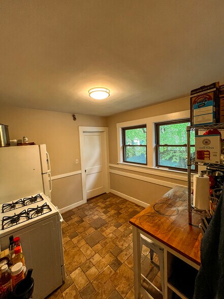 Kitchen - 181 Trapelo Rd