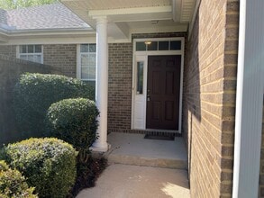 Building Photo - 1112 Landings Loop