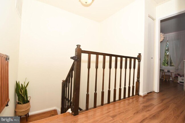 Building Photo - 7812 Briardale Terrace