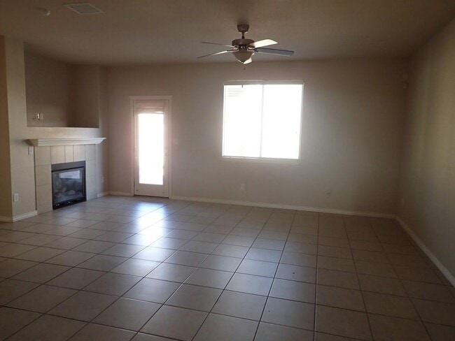 Building Photo - 14389 E Cave Ave