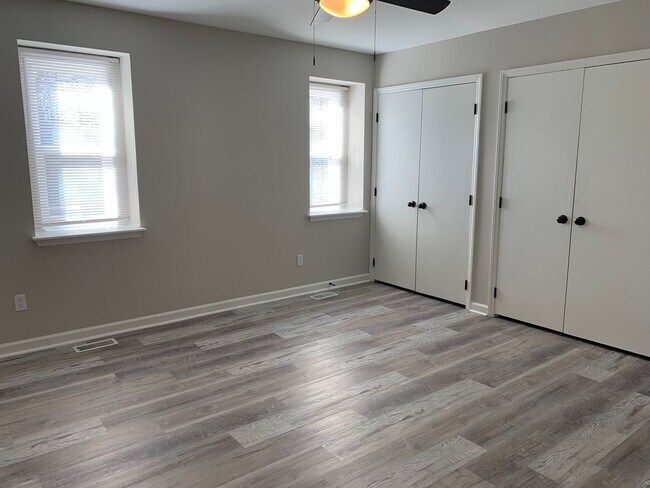 Building Photo - 5302