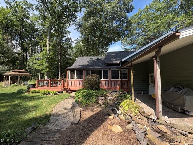 Building Photo - 34371 Puth Dr